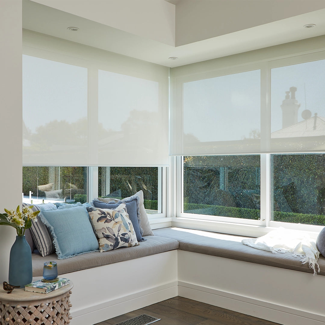 cs-automated-roller-blind-blog-768x512_dfa2865b-a002-4e99-ad5e-1fa97f682e39-The Interiors Group
