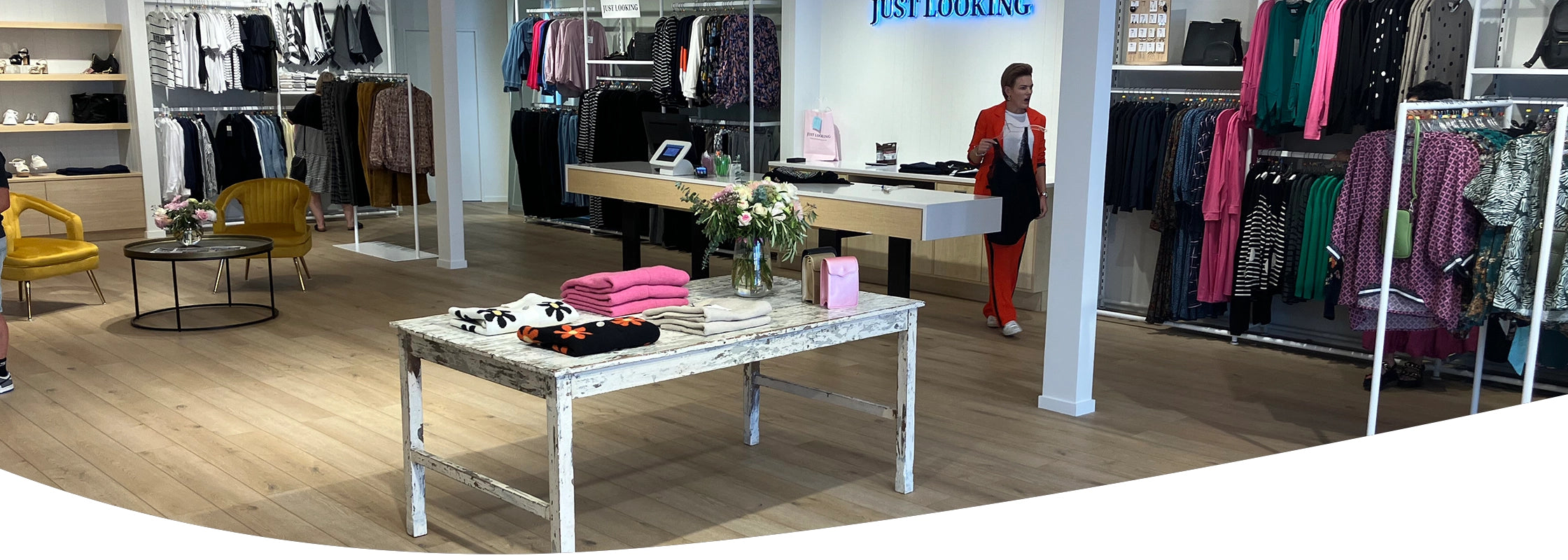 retail-outlets-The Interiors Group